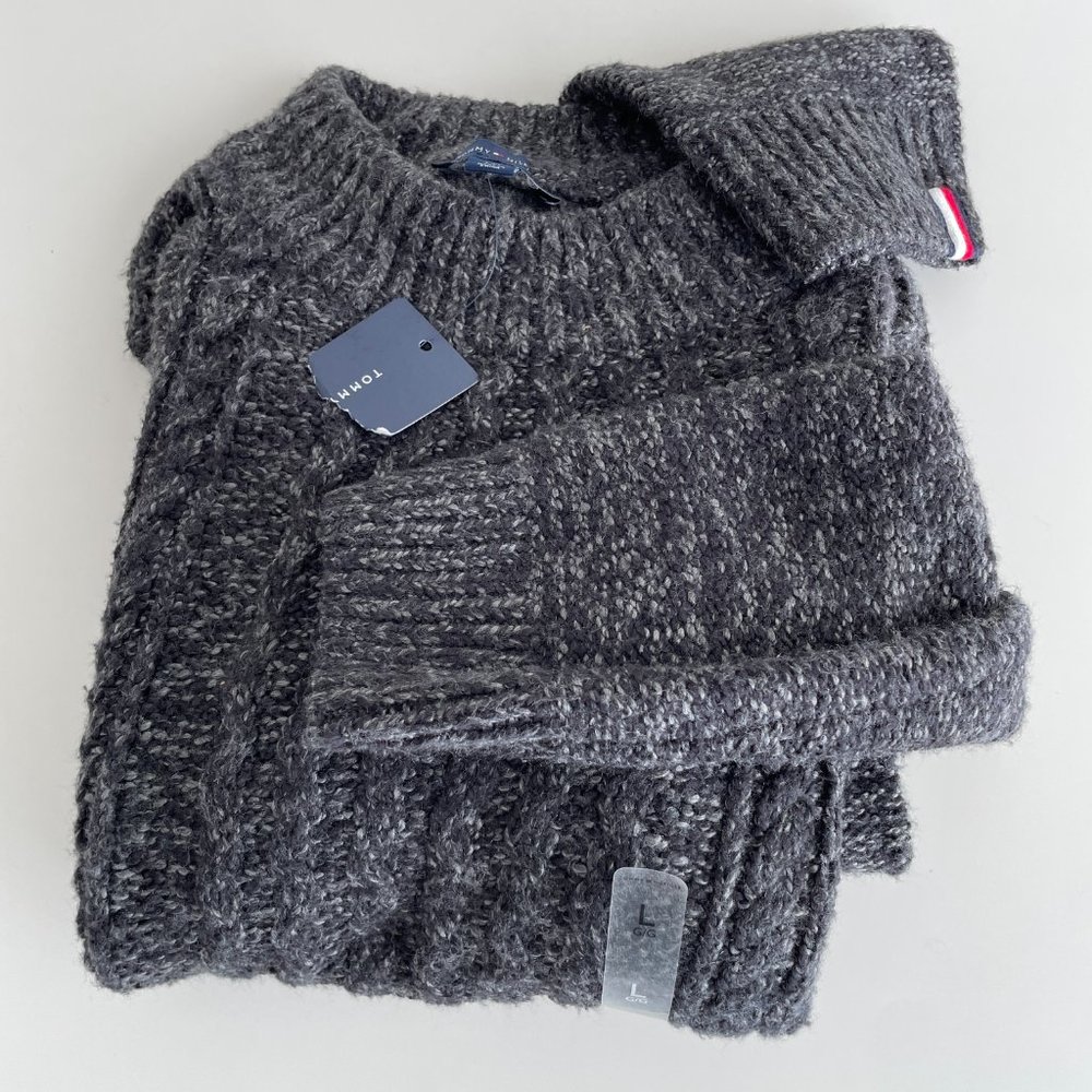 NWT Tommy Hilfiger gray knitted crew pullover sweater - Picture 8 of 8